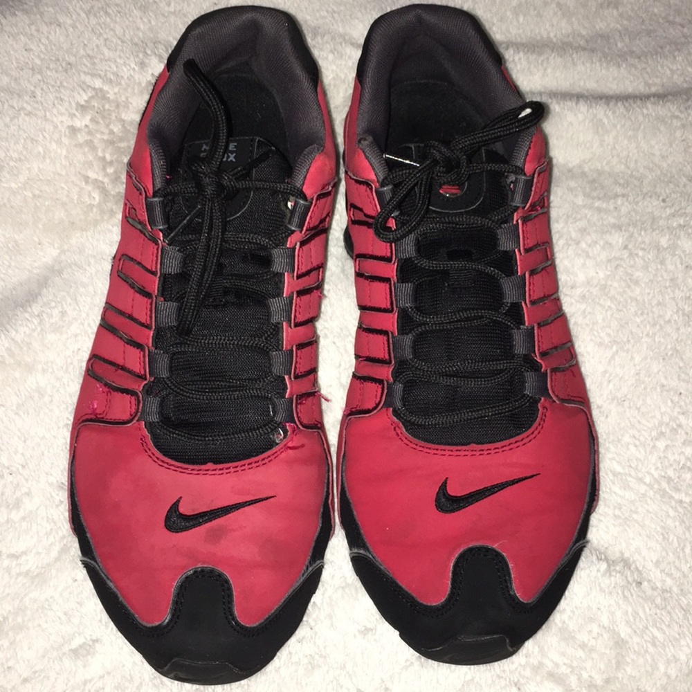NIKE SHOX